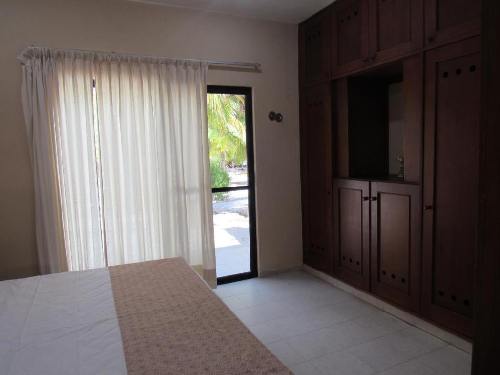 Two Bedroom Beachfront Villa Селестун Экстерьер фото